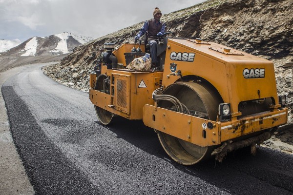 Ấn Độ sắp xây 1.700 km đường cao tốc dọc biên giới Trung Quốc