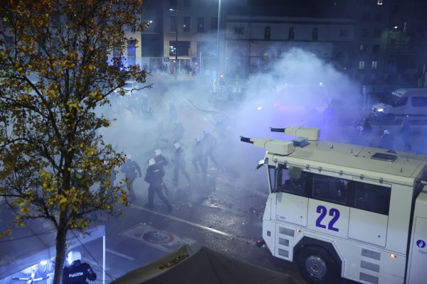 Bạo loạn nổ ra sau trận bán kết World Cup 2022 giữa Pháp và Morocco