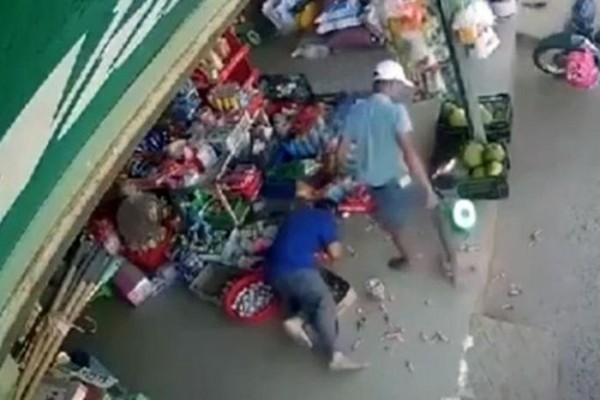 Bắt đối tượng chém chết người vì câu nói đùa