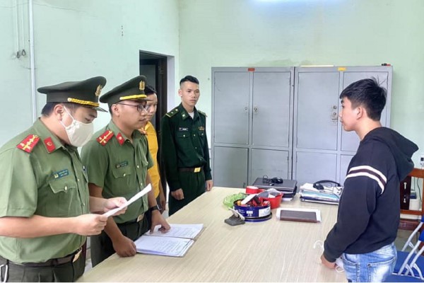 Bắt thêm hai đối tượng tổ chức cho người khác trốn đi nước ngoài