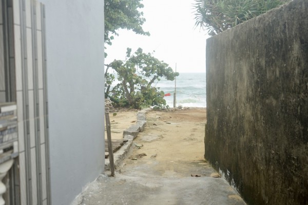 Bình Định: Biển ăn sâu vào đất liền 40 m, dân lo sợ phải di dời