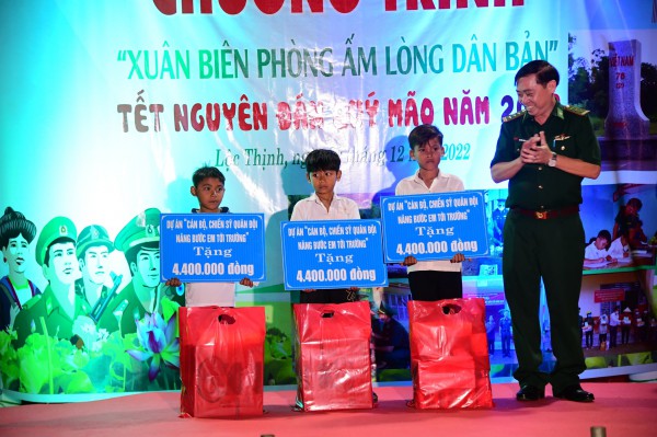 Bình Phước: Nhiều hoạt động ý nghĩa tại chương trình Bình Phước: Nhiều hoạt động ý nghĩa tại chương trình