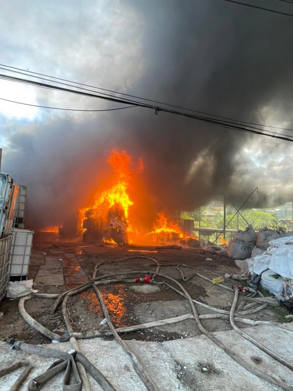 Bình Phước: Sau tiếng nổ lớn, kho chứa phế liệu trên quốc lộ 13 cháy rụi Bình Phước: Sau tiếng nổ lớn, kho chứa phế liệu trên quốc lộ 13 cháy rụi