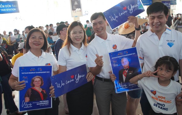 “Bộ não” Sơ đồ Tư duy thế giới Marek Kasperski và vợ Petrina đến Việt Nam “Bộ não” Sơ đồ Tư duy thế giới Marek Kasperski và vợ Petrina đến Việt Nam