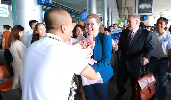 “Bộ não” Sơ đồ Tư duy thế giới Marek Kasperski và vợ Petrina đến Việt Nam “Bộ não” Sơ đồ Tư duy thế giới Marek Kasperski và vợ Petrina đến Việt Nam