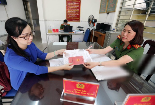 Bỏ sổ hộ khẩu: Ngày D đã cận kề...