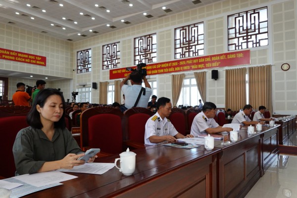 Bộ Tư lệnh Vùng 2 Hải quân tổ chức thăm Nhà giàn DK1, Côn Đảo