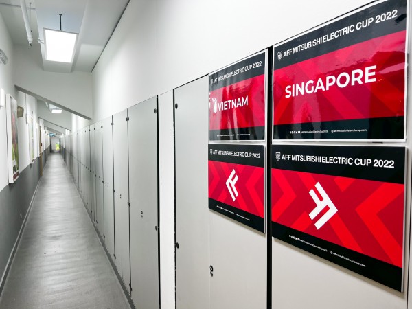 BTC cẩn thận kiểm tra khung thành trận đấu giữa tuyển Việt Nam – Singapore