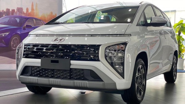 Cận Tết, xe MPV phổ thông 7 chỗ tại Việt Nam đua giảm giá