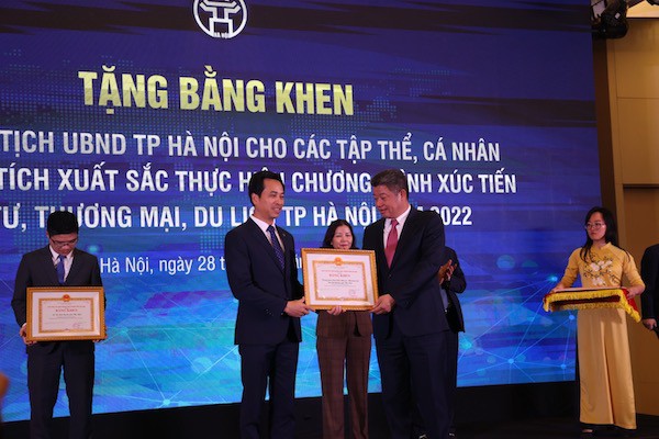 “Cánh tay nối dài” chính quyền và doanh nghiệp “Cánh tay nối dài” chính quyền và doanh nghiệp