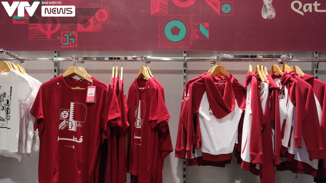 Có gì trong cửa hàng FIFA chính hãng phục vụ World Cup 2022?