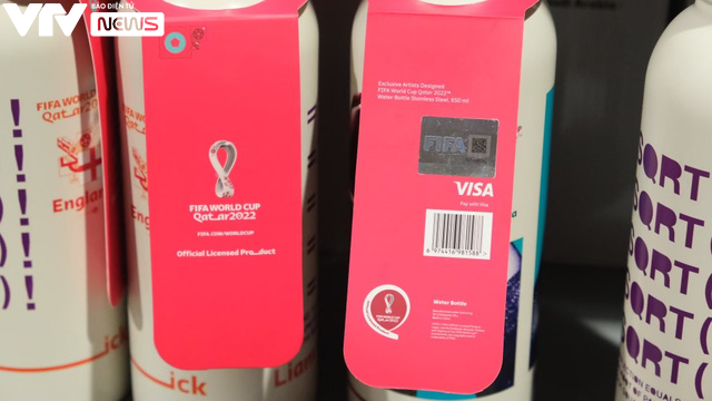 Có gì trong cửa hàng FIFA chính hãng phục vụ World Cup 2022?