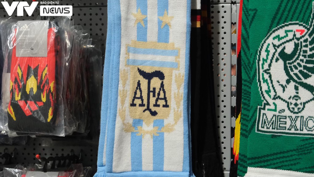 Có gì trong cửa hàng FIFA chính hãng phục vụ World Cup 2022?