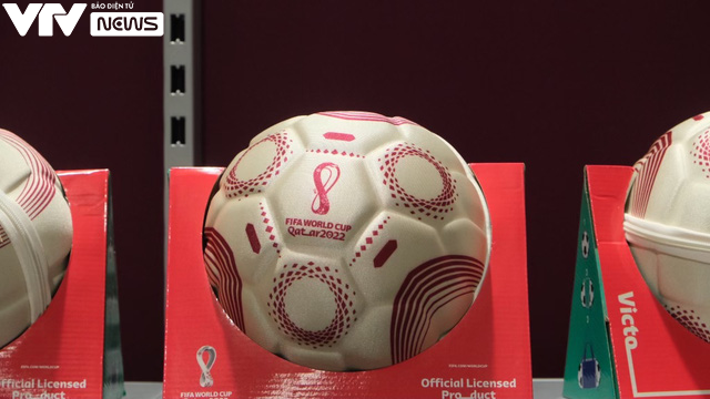 Có gì trong cửa hàng FIFA chính hãng phục vụ World Cup 2022?