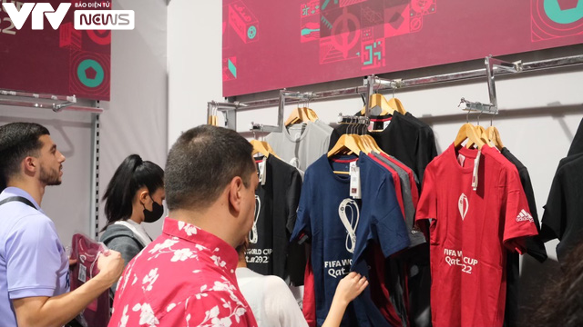 Có gì trong cửa hàng FIFA chính hãng phục vụ World Cup 2022?