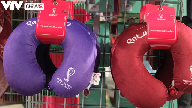 Có gì trong cửa hàng FIFA chính hãng phục vụ World Cup 2022?