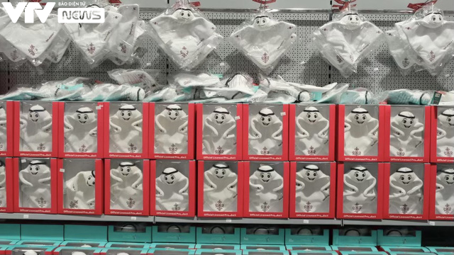 Có gì trong cửa hàng FIFA chính hãng phục vụ World Cup 2022?