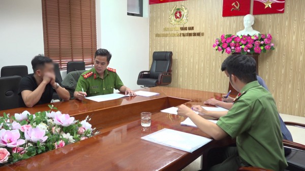 Công an Quảng Nam triệt phá đường dây cá độ bóng đá 65 tỷ đồng Công an Quảng Nam triệt phá đường dây cá độ bóng đá 65 tỷ đồng