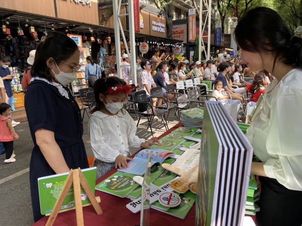 Cùng khám phá vào “một góc con người” với tác giả, bác sĩ Nguyễn Quang Tiến Cùng khám phá vào “một góc con người” với tác giả, bác sĩ Nguyễn Quang Tiến