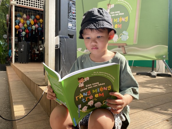 Cùng khám phá vào “một góc con người” với tác giả, bác sĩ Nguyễn Quang Tiến Cùng khám phá vào “một góc con người” với tác giả, bác sĩ Nguyễn Quang Tiến