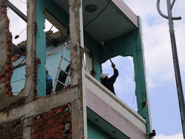 Đà Nẵng: Cận cảnh rầm rộ hạ giải nhà cửa ở ‘tứ giác vàng Đà Nẵng: Cận cảnh rầm rộ hạ giải nhà cửa ở ‘tứ giác vàng