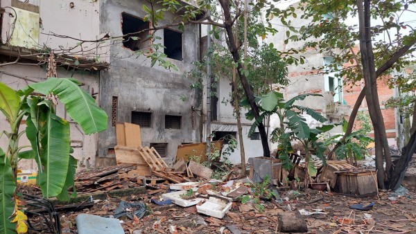 Đà Nẵng: Cận cảnh rầm rộ hạ giải nhà cửa ở ‘tứ giác vàng Đà Nẵng: Cận cảnh rầm rộ hạ giải nhà cửa ở ‘tứ giác vàng