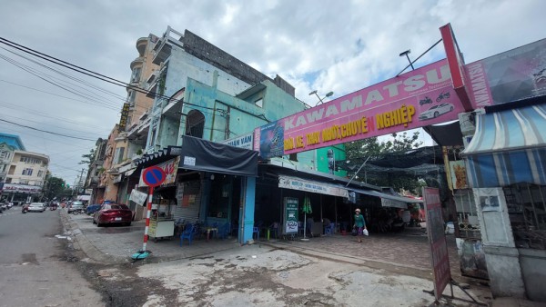 Đà Nẵng: Cận cảnh rầm rộ hạ giải nhà cửa ở ‘tứ giác vàng Đà Nẵng: Cận cảnh rầm rộ hạ giải nhà cửa ở ‘tứ giác vàng