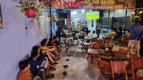 Đà Nẵng: Đột kích quán cà phê, triệt xóa ổ cá độ bóng đá mùa World Cup