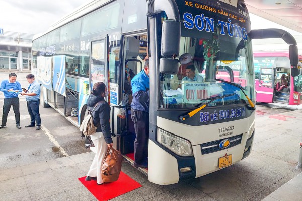 Đà Nẵng: Vắng khách tuyến xe đường dài dịp Tết Dương lịch, tài xế lo 