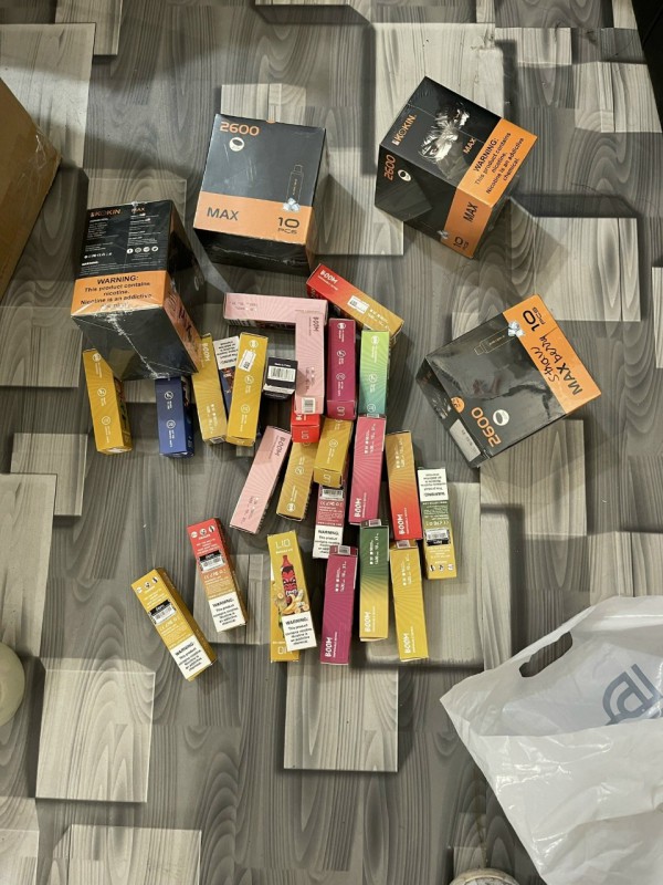 Đắk Nông: Tạm giữ 176 sản phẩm thuốc lá điện tử không rõ nguồn gốc Đắk Nông: Tạm giữ 176 sản phẩm thuốc lá điện tử không rõ nguồn gốc