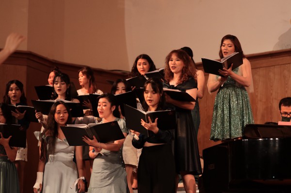 Dàn hợp xướng Saigon Choir phối mới 