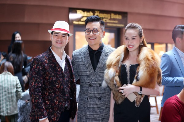 Dàn sao Việt ấn tượng với show thời trang "Bước chân di sản" Dàn sao Việt ấn tượng với show thời trang "Bước chân di sản"