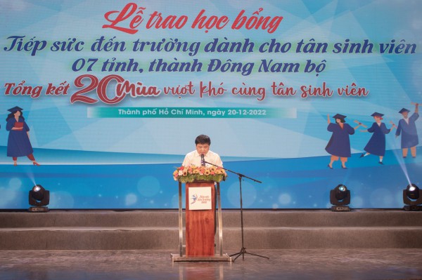 Đằng sau những câu chuyện sinh viên vượt khó đến giảng đường Đằng sau những câu chuyện sinh viên vượt khó đến giảng đường