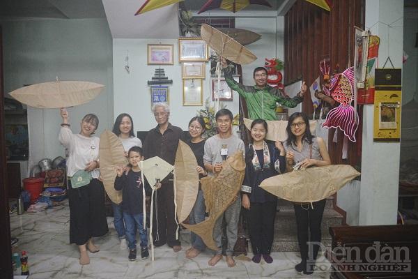 Dành cả thanh xuân để "về làng"