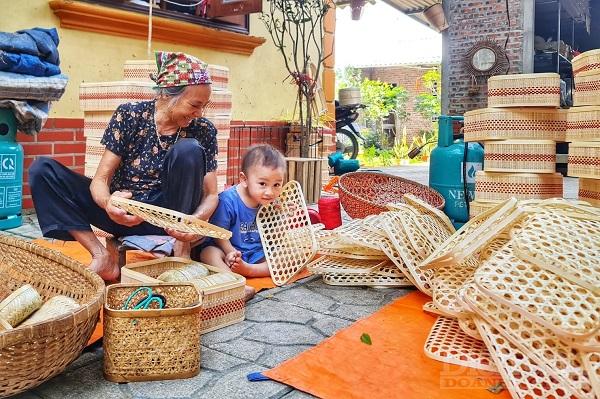 Dành cả thanh xuân để "về làng"