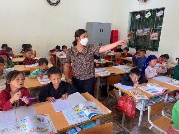 Dạy tin học nhưng thiếu trầm trọng cả giáo viên lẫn máy tính Dạy tin học nhưng thiếu trầm trọng cả giáo viên lẫn máy tính