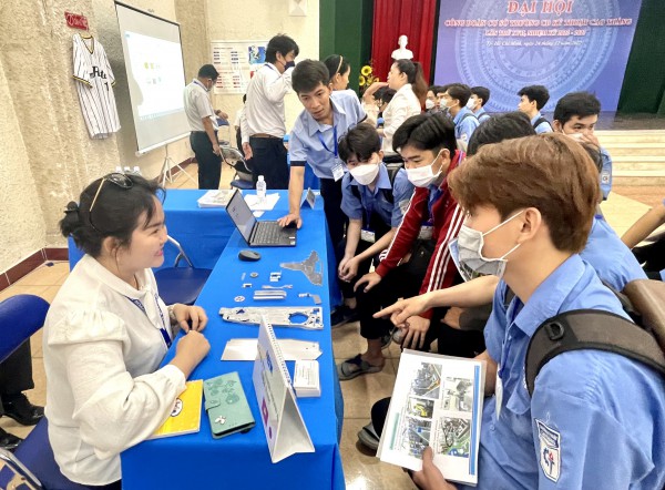 Doanh nghiệp Nhật đến trường CĐ tìm ứng viên cho hàng trăm vị trí lương cao