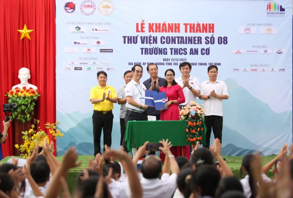 Độc đáo thư viện container cho học sinh ở vùng biên giới Tây Ninh Độc đáo thư viện container cho học sinh ở vùng biên giới Tây Ninh