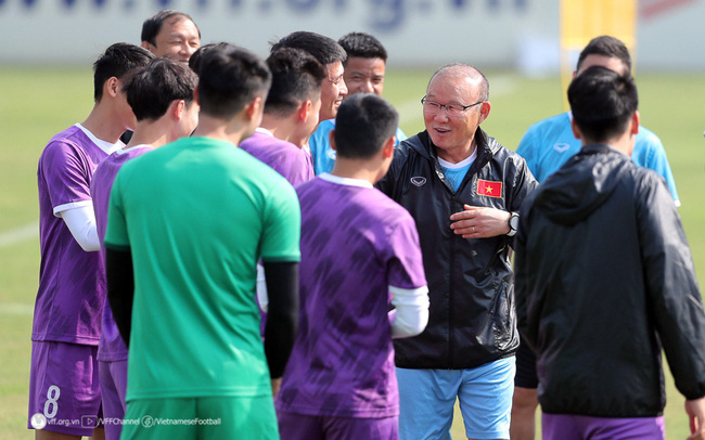 ĐT Việt Nam trở lại tập luyện, Hoàng Đức đánh giá cao sức mạnh của Malaysia