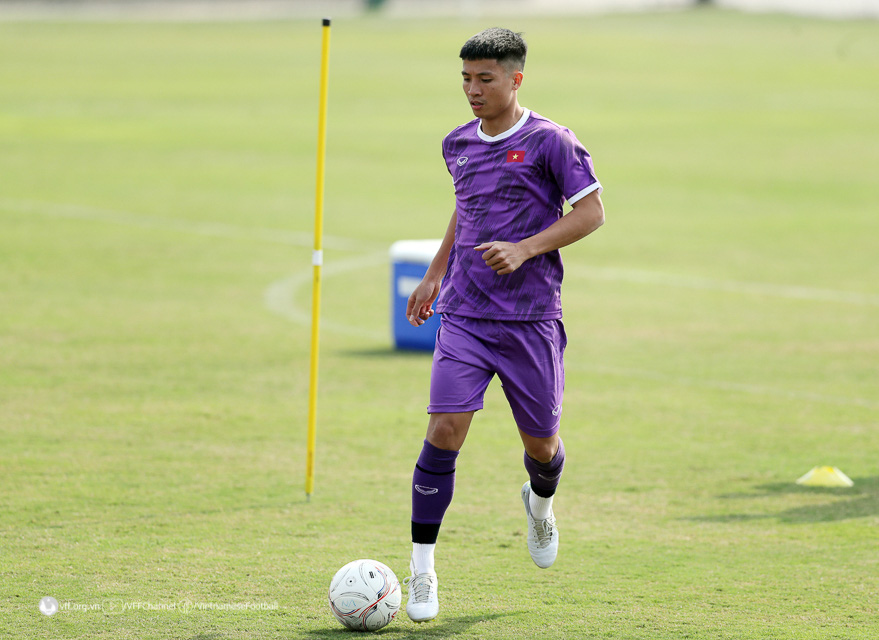 ĐT Việt Nam trở lại tập luyện, Hoàng Đức đánh giá cao sức mạnh của Malaysia