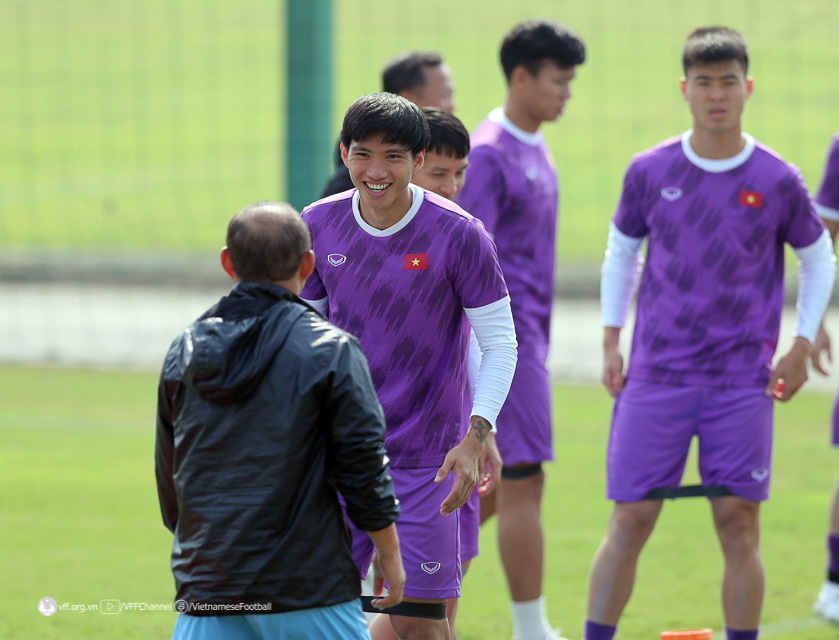 ĐT Việt Nam trở lại tập luyện, Hoàng Đức đánh giá cao sức mạnh của Malaysia