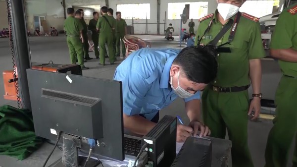 Đường dây hối lộ, giả mạo tại 9 trung tâm đăng kiểm: Giả đăng kiểm viên, đánh lừa camera