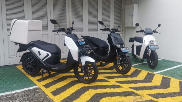 Hãng xe Indonesia xuất khẩu xe máy điện sang Việt Nam, cạnh tranh VinFast