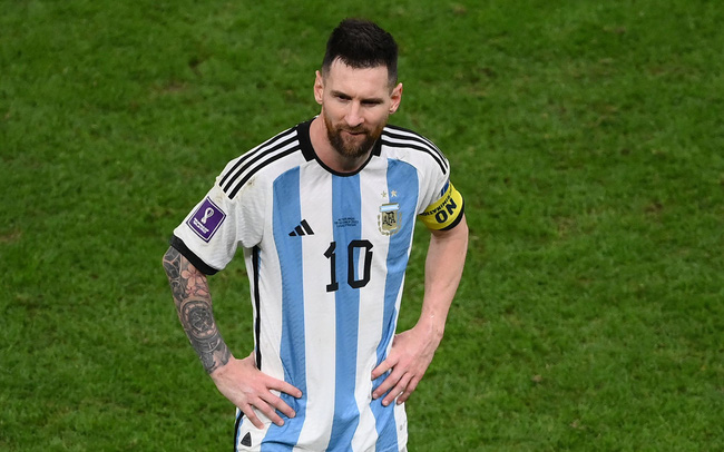 Hành động nhỏ của Messi khiến người hâm mộ Argentina "lo sốt vó"