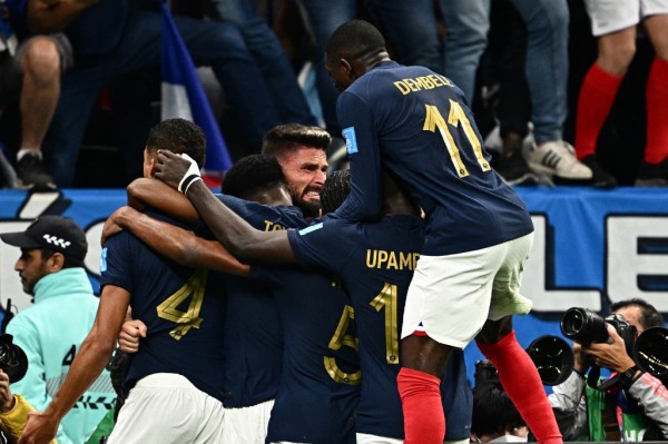 HLV Deschamps có thể tiếp tục dẫn dắt tuyển Pháp ở EURO 2024