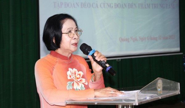 Hỗ trợ hơn 200 triệu đồng cho Trung tâm nuôi dạy trẻ khuyết tật Võ Hồng Sơn