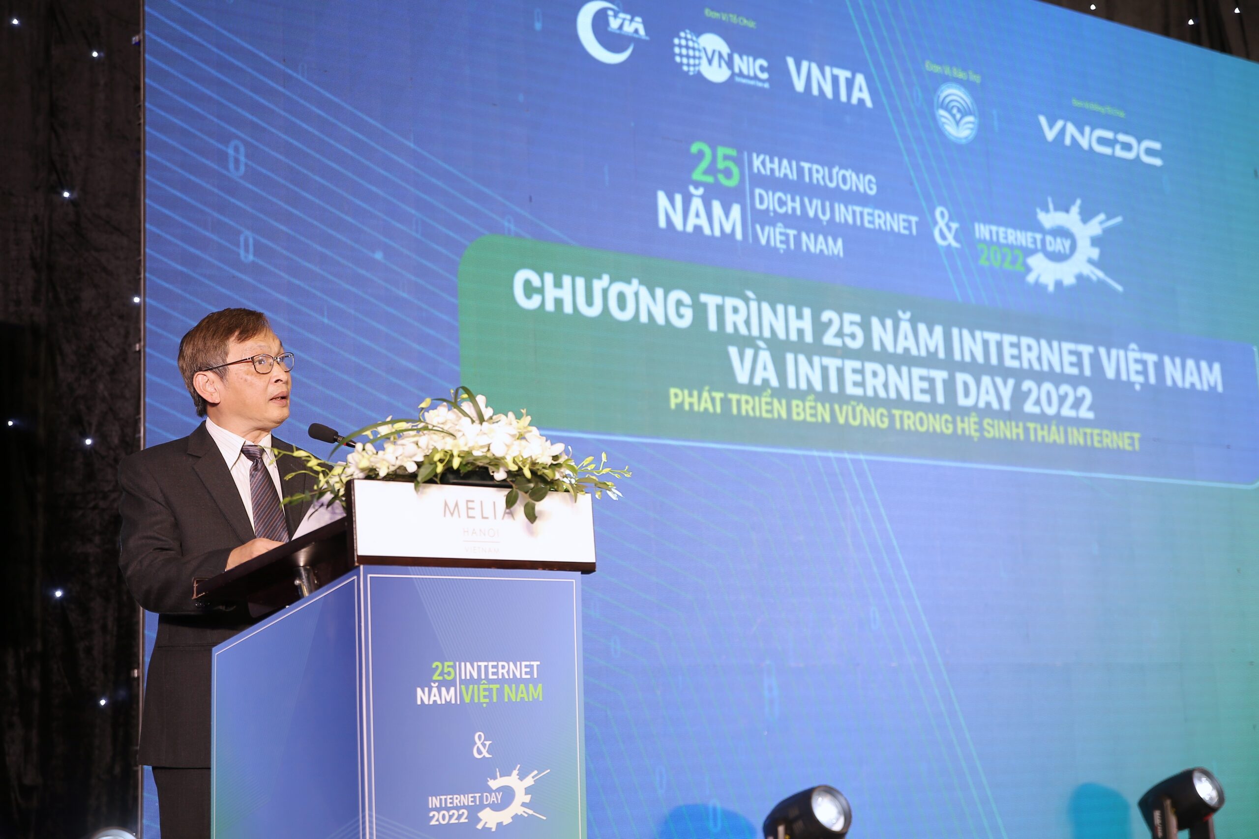 Internet Day 2022: Người dùng Internet Việt Nam đạt hơn 70% dân số sau 25 năm Internet Day 2022: Người dùng Internet Việt Nam đạt hơn 70% dân số sau 25 năm