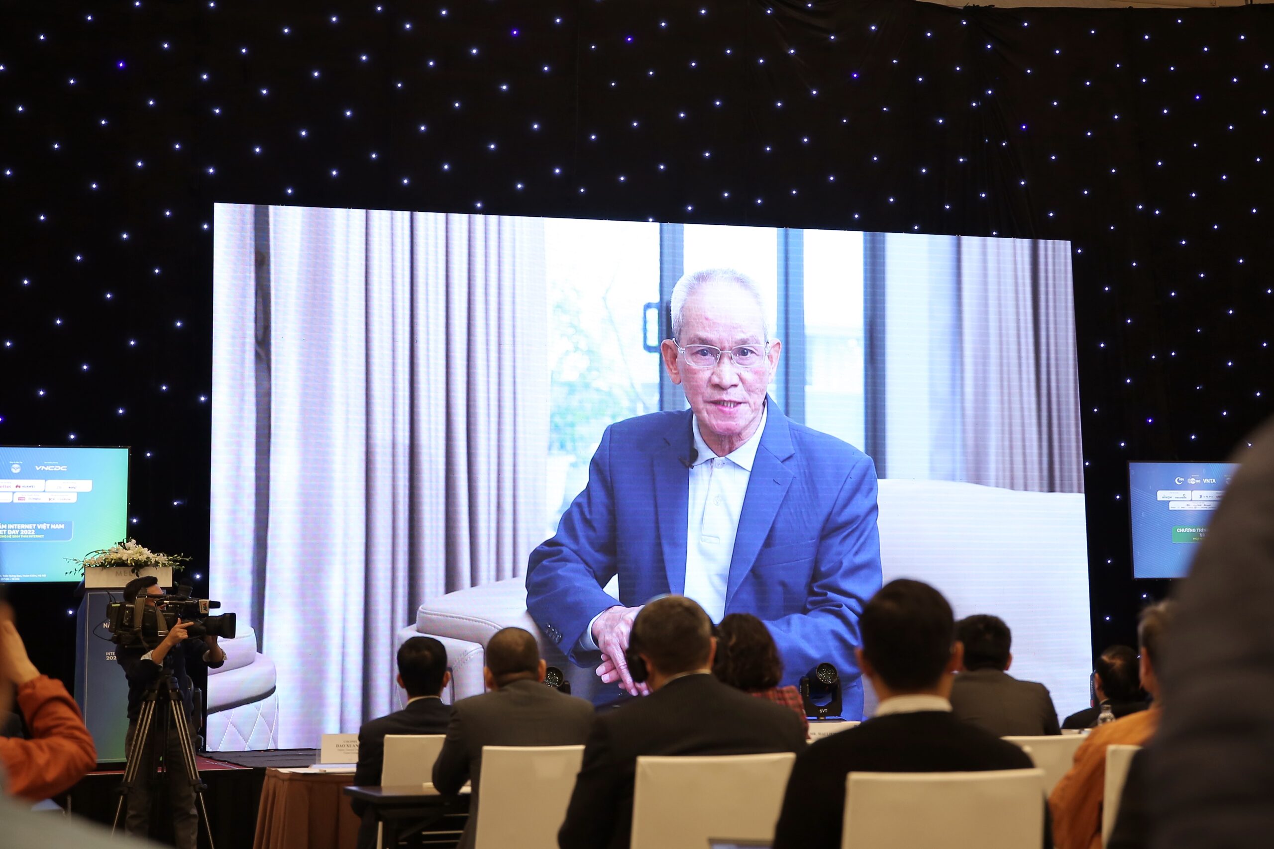 Internet Day 2022: Người dùng Internet Việt Nam đạt hơn 70% dân số sau 25 năm Internet Day 2022: Người dùng Internet Việt Nam đạt hơn 70% dân số sau 25 năm