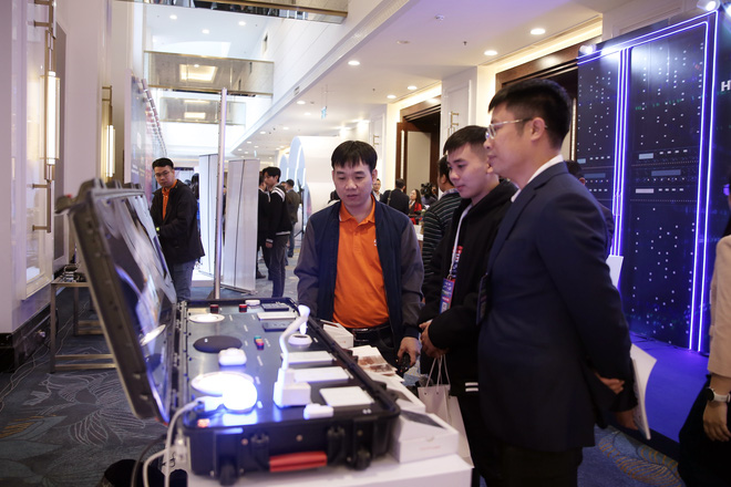 Internet Day 2022: Người dùng Internet Việt Nam đạt hơn 70% dân số sau 25 năm Internet Day 2022: Người dùng Internet Việt Nam đạt hơn 70% dân số sau 25 năm