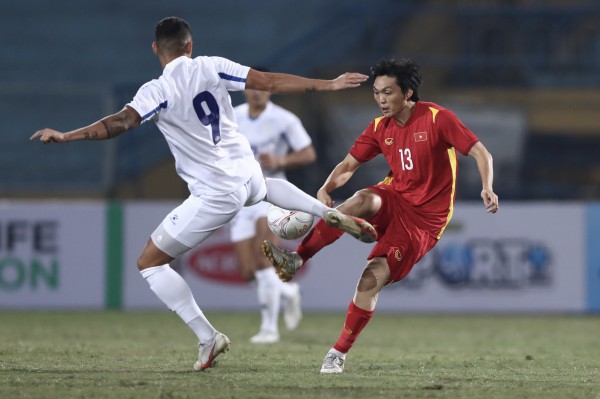 Kết quả tuyển Việt Nam 1-0 Philippines: Văn Quyết ghi bàn phút bù giờ
